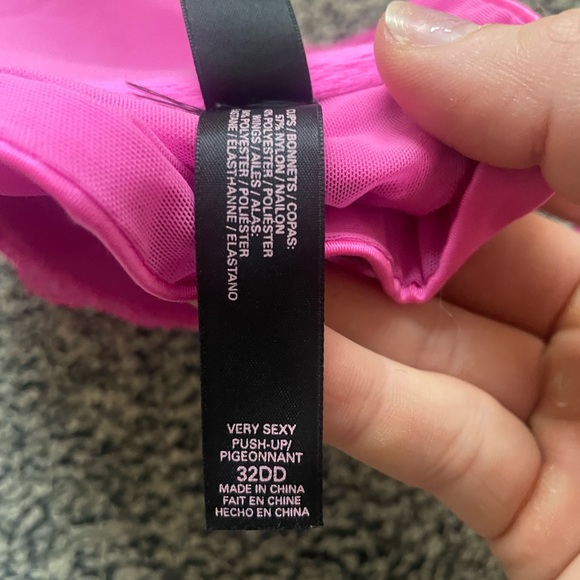 Victoria’s Secret Very Sexy push-up Bright pink front snap racer back 32DD Bra - Picture 4 of 5